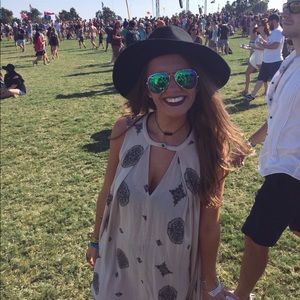 Meet your Posher, Laura